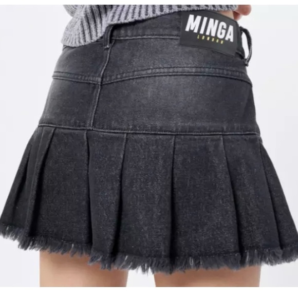 NWT MINGA London NYA BLACK PLEATED MINI SKIRT 38” size 14 - Picture 2 of 9